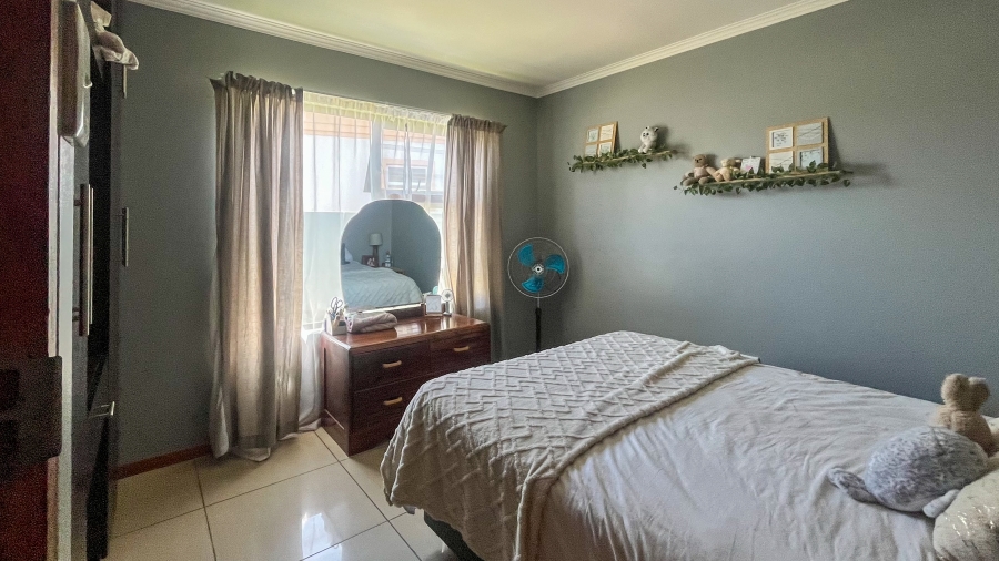 To Let 3 Bedroom Property for Rent in Country Club Western Cape